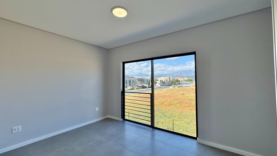2 Bedroom Property for Sale in Gordons Bay Central Western Cape